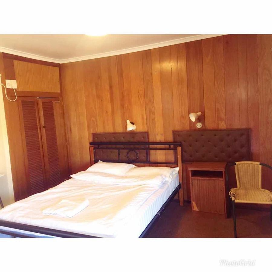 Meekatharra Hotel エクステリア 写真